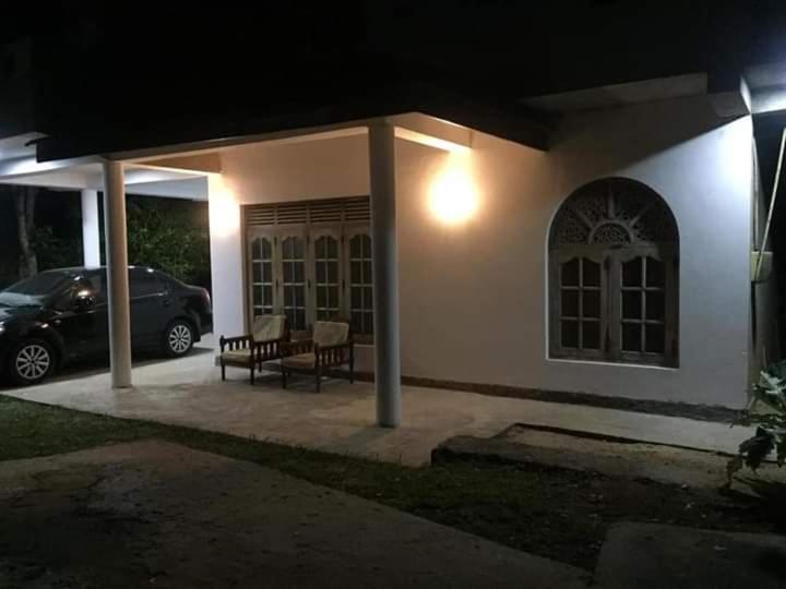 Tinu Homestay Mirissa Exterior photo